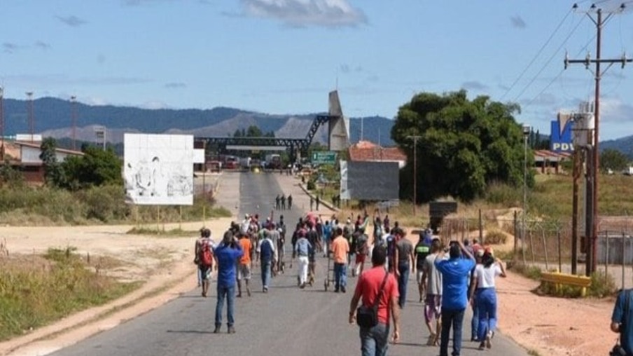 Diariamente, centenas de venezuelanos chegam a Roraima pela fronteira com Pacaraima (Foto: Divulgação)