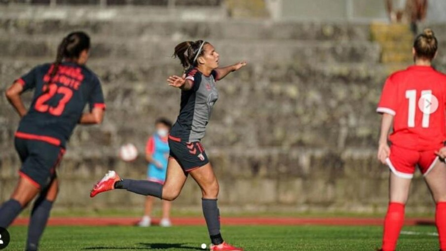 Jogadora de futebol feminino roraimense Vitória Almeida em alta na Europa. (Crédito: divulgação - Braga)